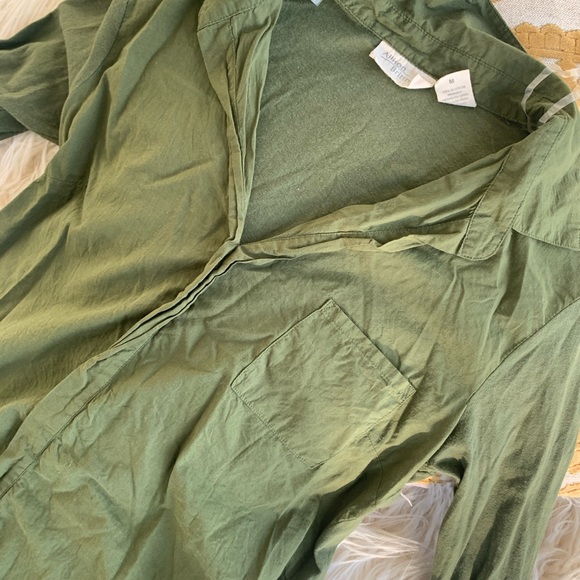 blouse - Picture 2 of 3